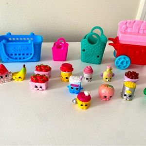 Lot of 16 SHOPKINS